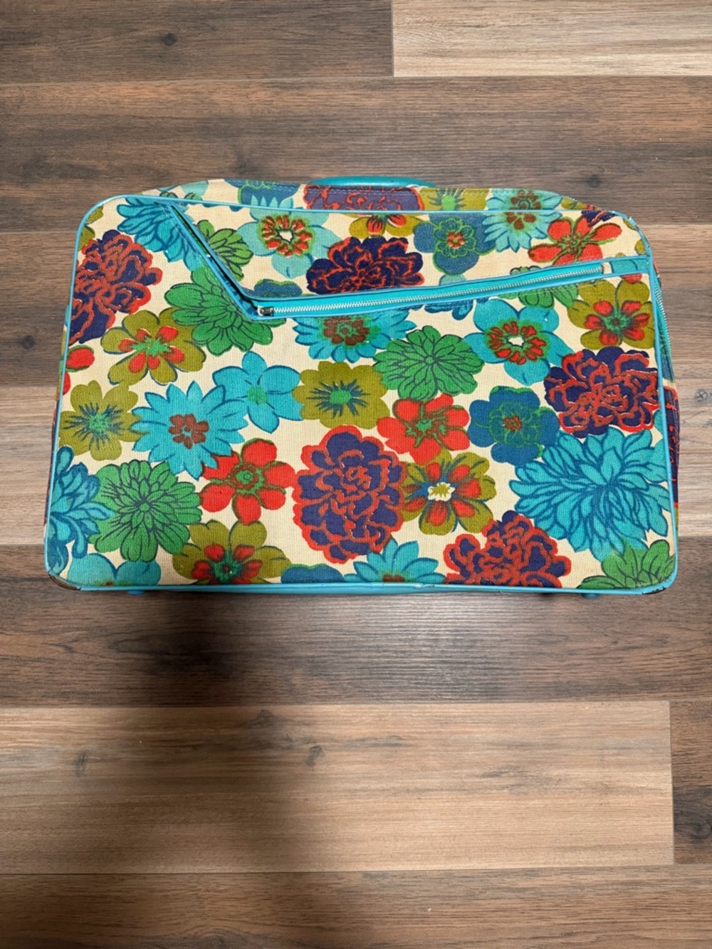 Large groovy mcm suitcase